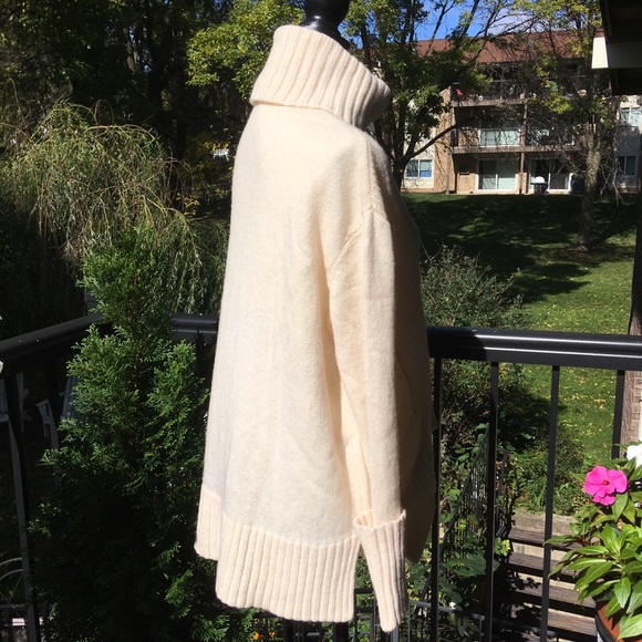 Moth Oversized Wool Blend Turtleneck Sweater - Picture 6 of 15